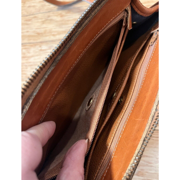 Dooney & Bourke USA Classic Crossbody Bag Pebble Gold Tone / Black Vintage - Picture 14 of 16